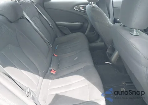 2015 Chrysler 200 Limited z USA, uszkodzony, nr VIN 1C3CCCAB1FN611418